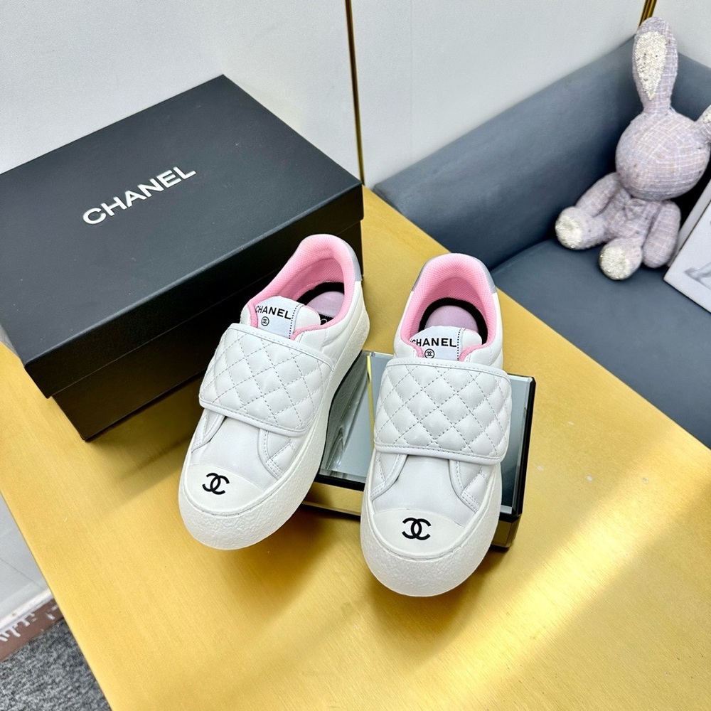 CHANEL Quilted Sneakers in White and Pink